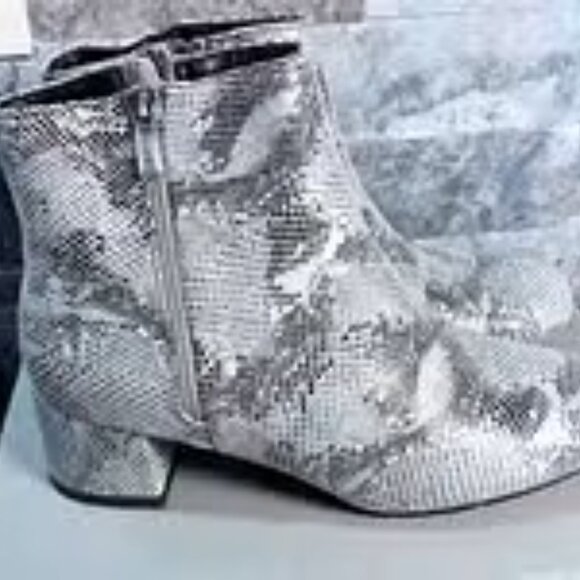 Kenneth Cole Women’s Ankle Boots 9 - Picture 3 of 6